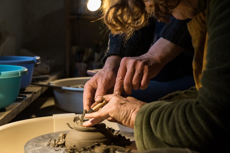 cours hebdomadaire de poterie et initiation au tour