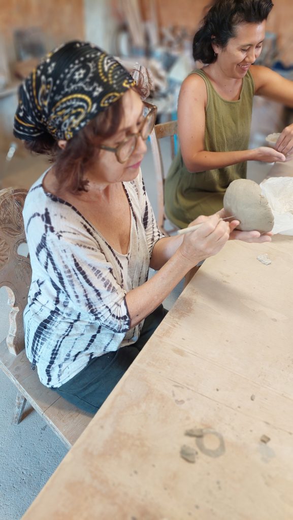 Stage poterie raku. Modelage et façonnage